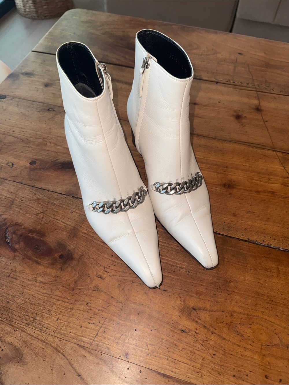 TOM FORD White Leather Pointed Toe Ankle Boots with Silver Chain